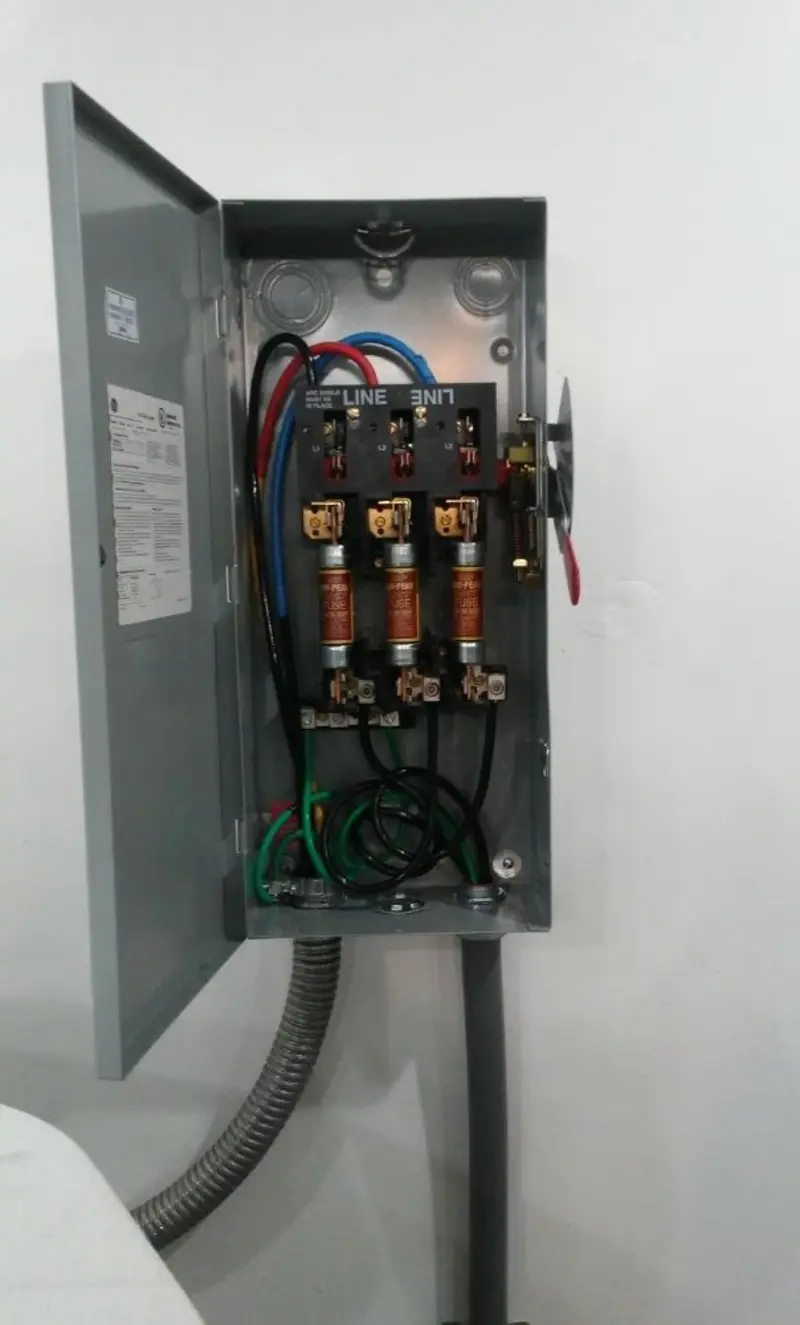Three-phase disconnect switch installed for Smoke Detector Installation in Griffin